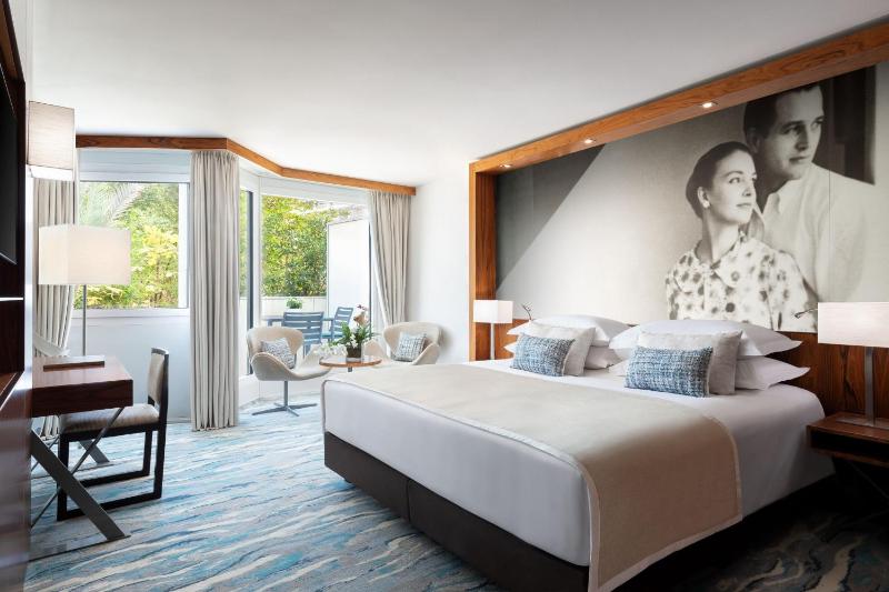 Deluxe Room with Garden View image 4