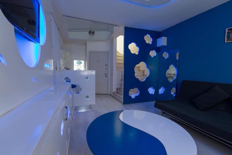 Duplex Suite with Balcony image 3