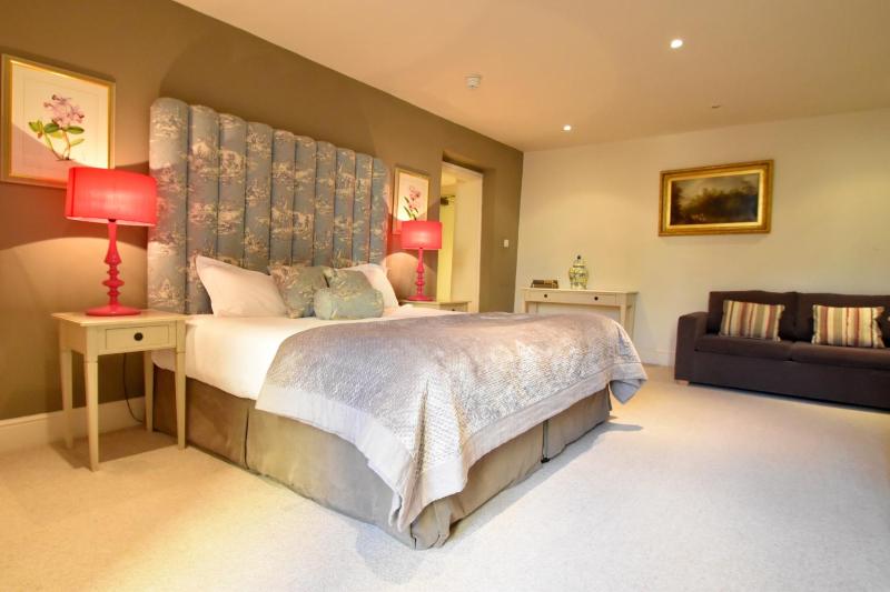 Deluxe Double Room with Garden image 3