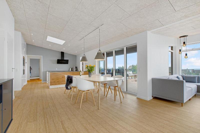 Luxury Holiday Home With Panoramic Views Of Ebeltoft Bay And Outdoor Spa - image 35
