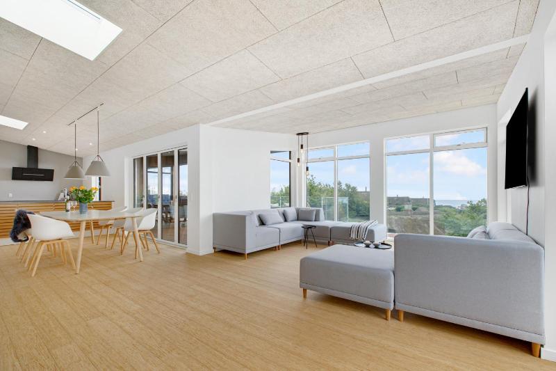Luxury Holiday Home With Panoramic Views Of Ebeltoft Bay And Outdoor Spa - image 10