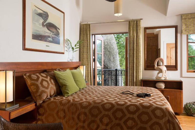 Superior Queen Room image 4