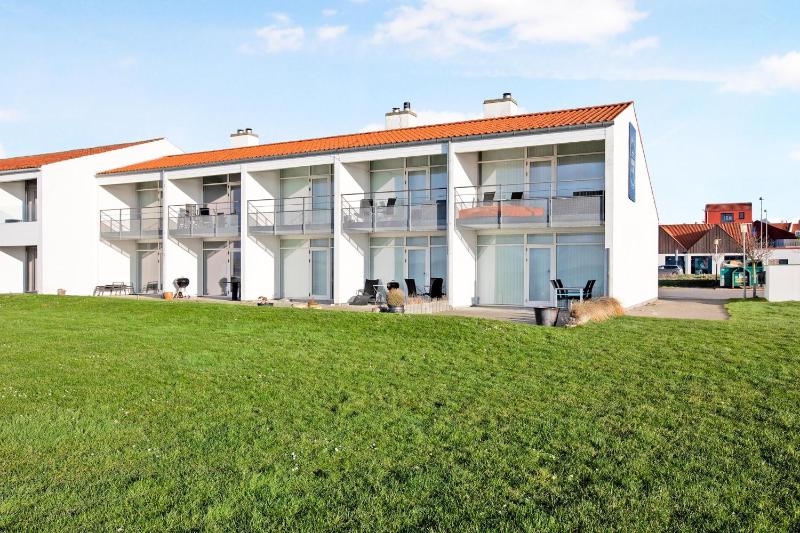 Beautiful Two-Storey Apartment With Panoramic Views Of Ebeltoft Bay - image 2