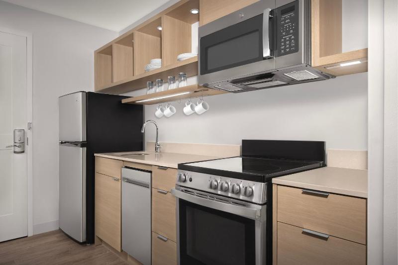 TownePlace Suites by Marriott Jacksonville Airport - image 8