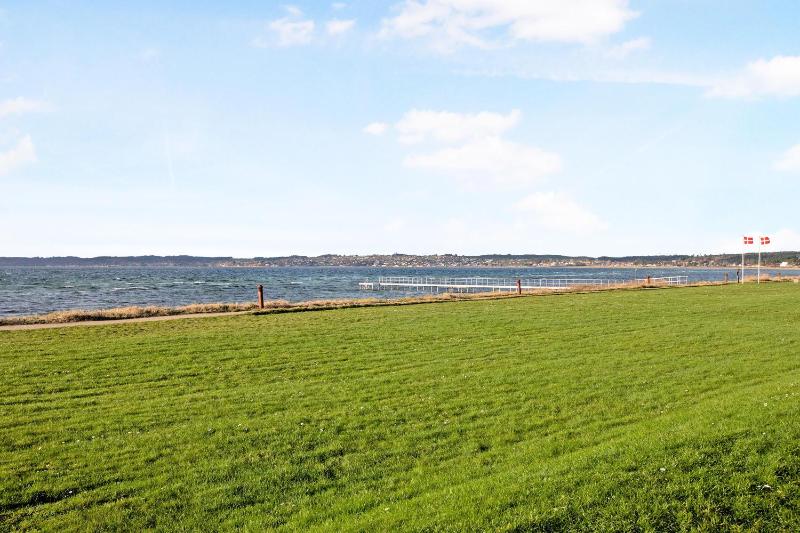 Beautiful Two-Storey Apartment With Panoramic Views Of Ebeltoft Bay - image 5