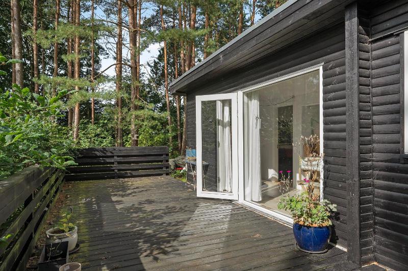 Peaceful And Cosy Holiday Home For 3 Guests Surrounded By Forest Near Fuglslev - image 7