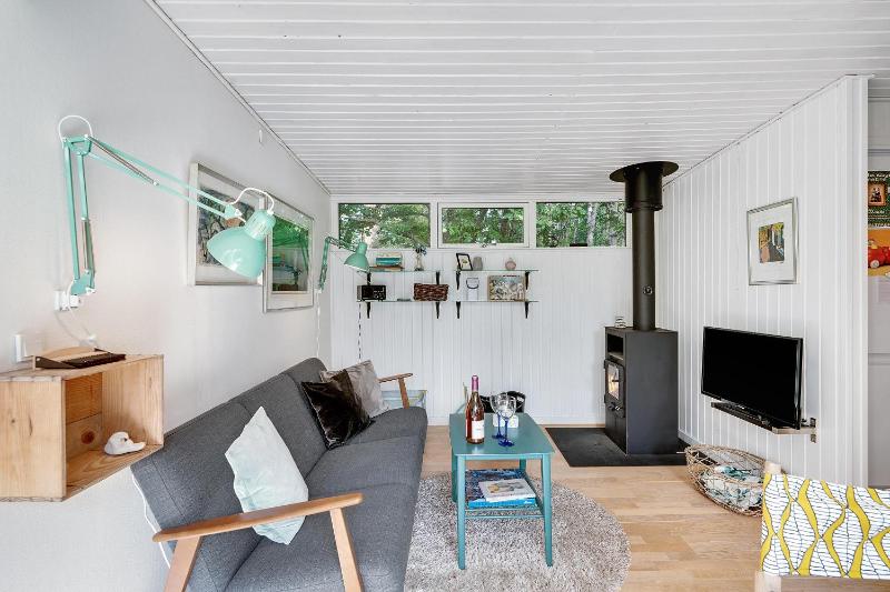 Peaceful And Cosy Holiday Home For 3 Guests Surrounded By Forest Near Fuglslev - image 6