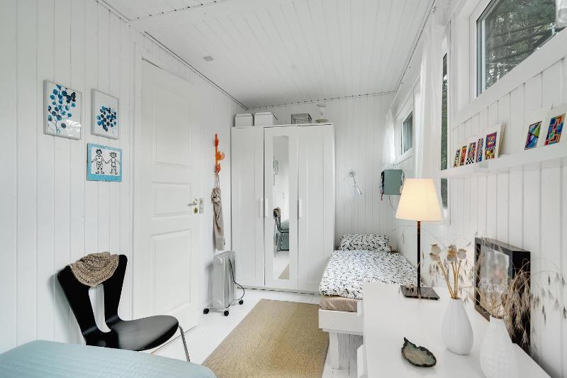 Peaceful And Cosy Holiday Home For 3 Guests Surrounded By Forest Near Fuglslev - image 2