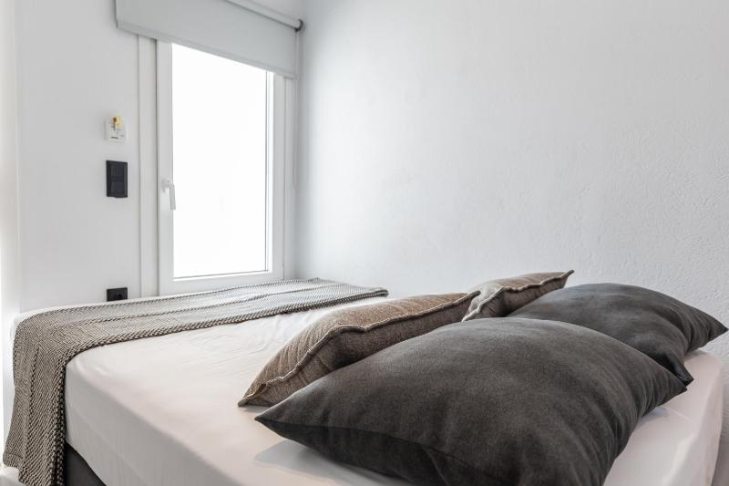 Deluxe Single Room with Pool View image 2