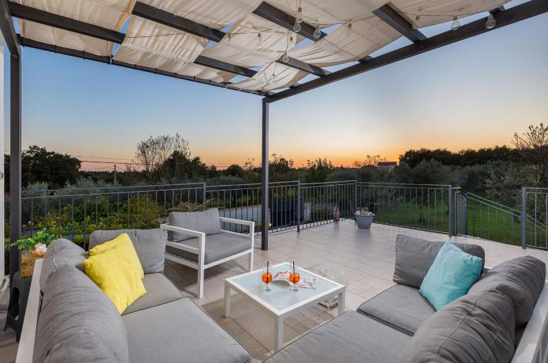 Holiday home Dioniza by Villsy- with private pool and jacuzzi - image 14