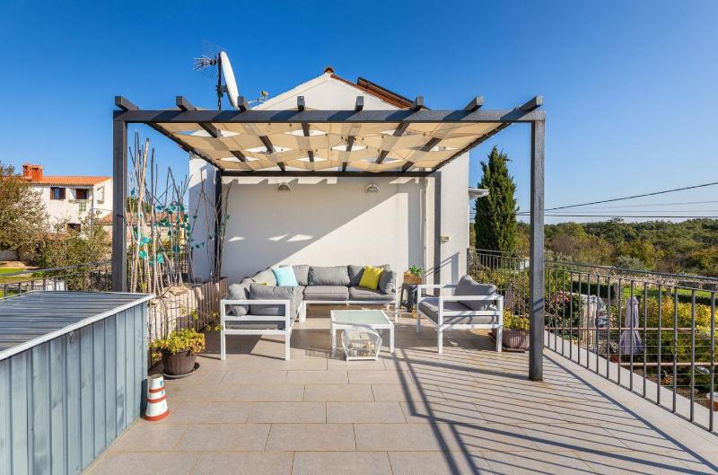 Holiday home Dioniza by Villsy- with private pool and jacuzzi - image 28