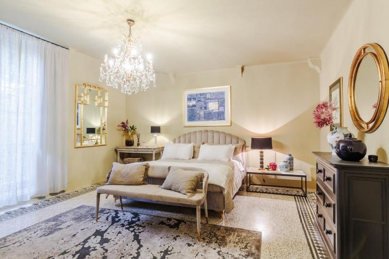Vissi D Arte an Apartment with Garden - image 21