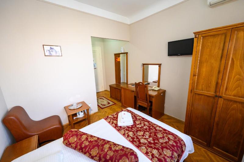 Single Room image 4