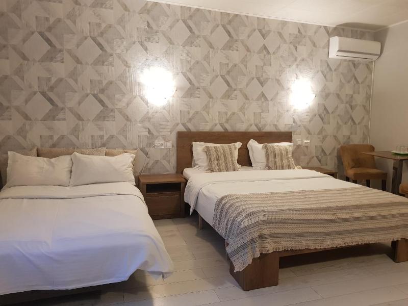 Comfort Triple Room image 2