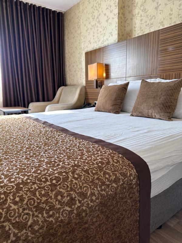 Standard Double or Twin Room image 1