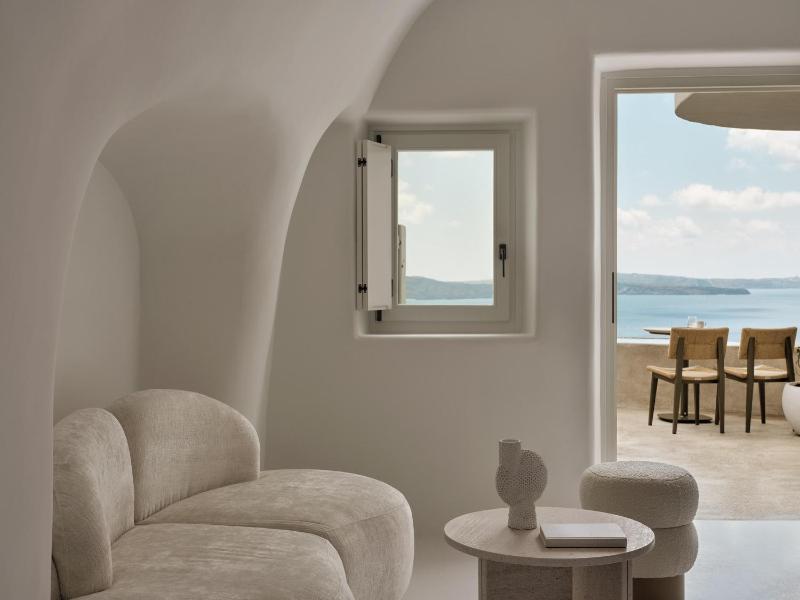 Signature Suite with Caldera View image 2