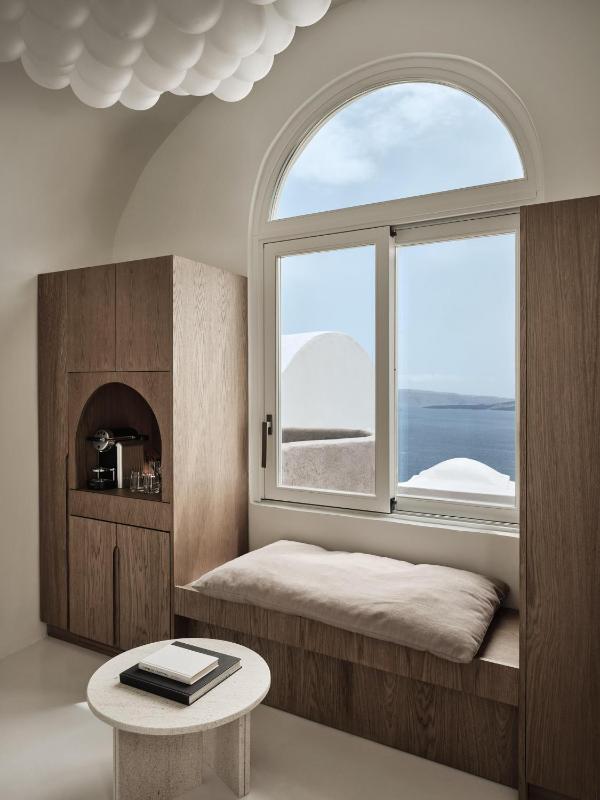 Petit Suite with Caldera View image 3