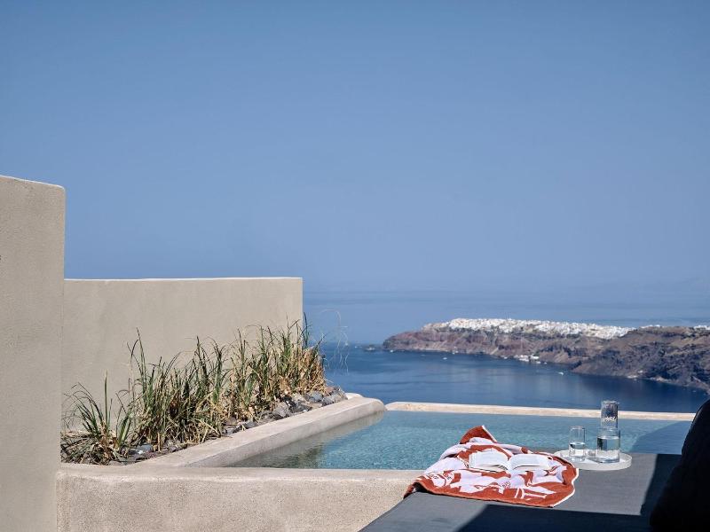 Finesse Suite with Private Infinity Pool and Caldera View image 3