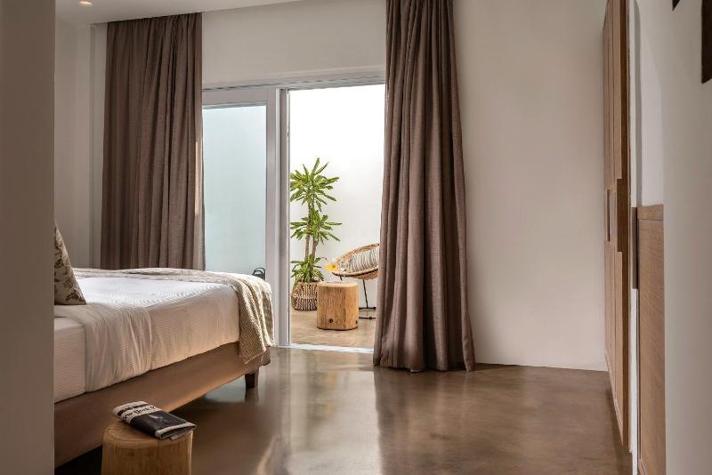 Family Suite with Infinity Pool image 4
