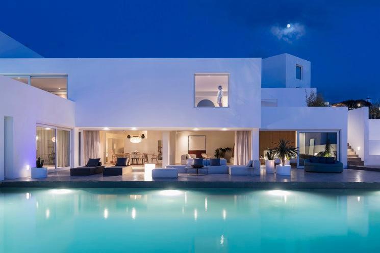 Eden Villa with Infinity Pool image 3