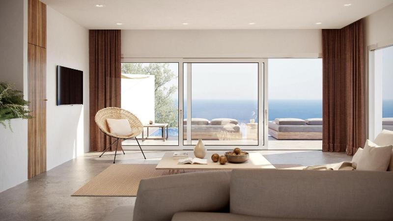 Three Bedroom Villa with Infinity Pool image 3