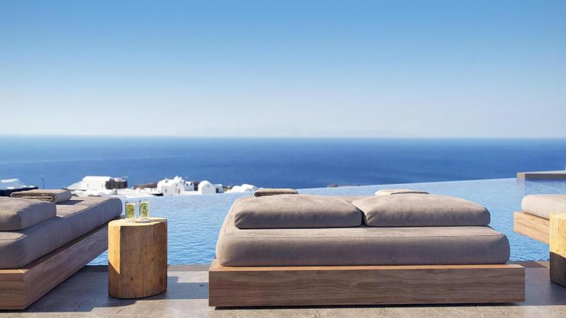 Three Bedroom Villa with Infinity Pool image 2