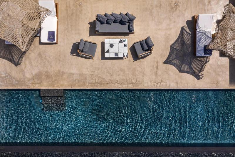 Four Bedroom Villa with Infinity Pool image 2