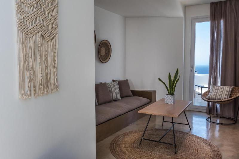 Two Bedroom Suite with Infinity Pool image 2
