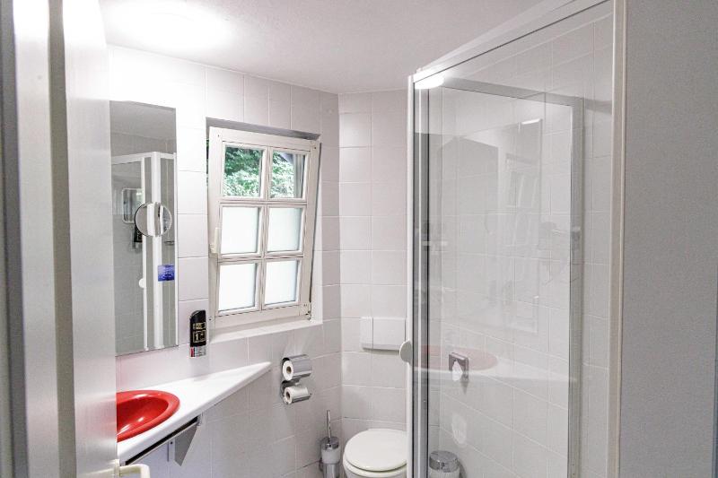 Double Room image 4