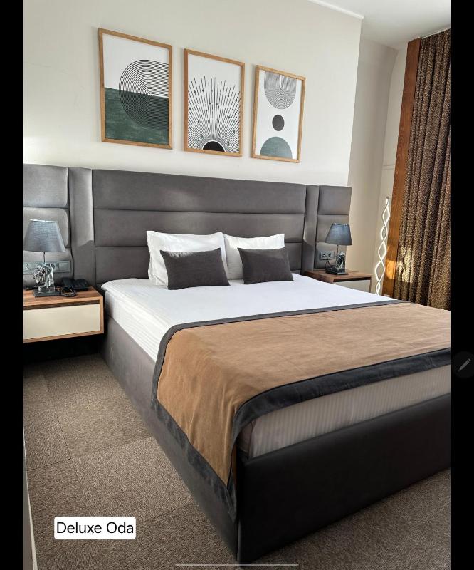 Large Double Room image 3
