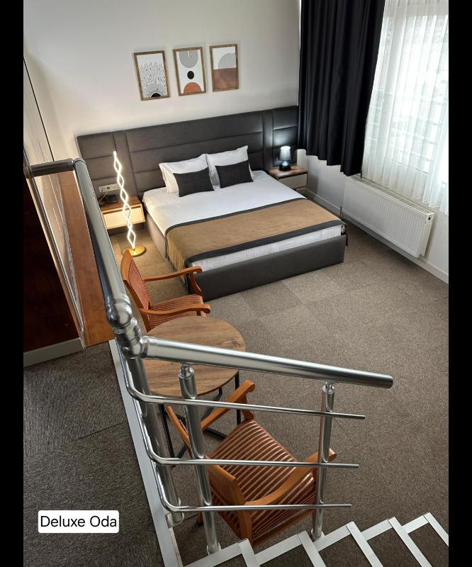 Large Double Room image 4