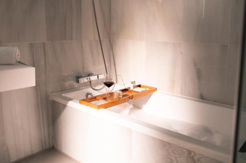 Royal Alcazar Suite room with terrace image 4