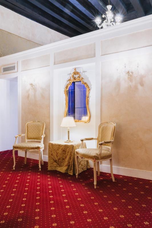 Suite with Canal View image 2