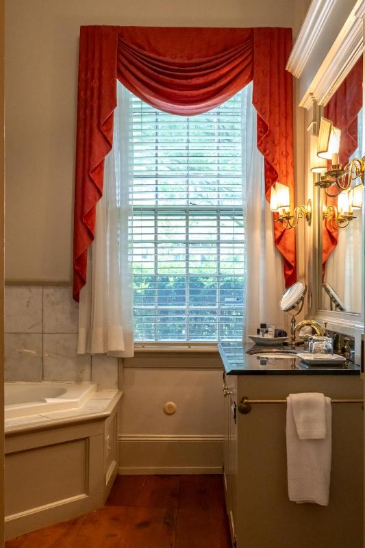 Executive Suite image 4