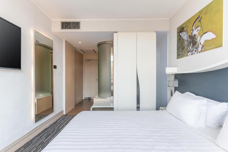 Comfort King Room image 2