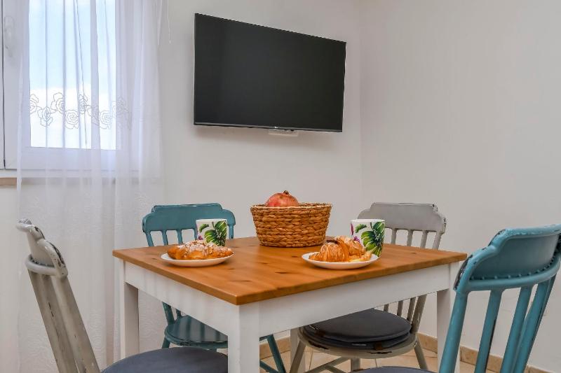 One-Bedroom Apartment with Balcony image 3