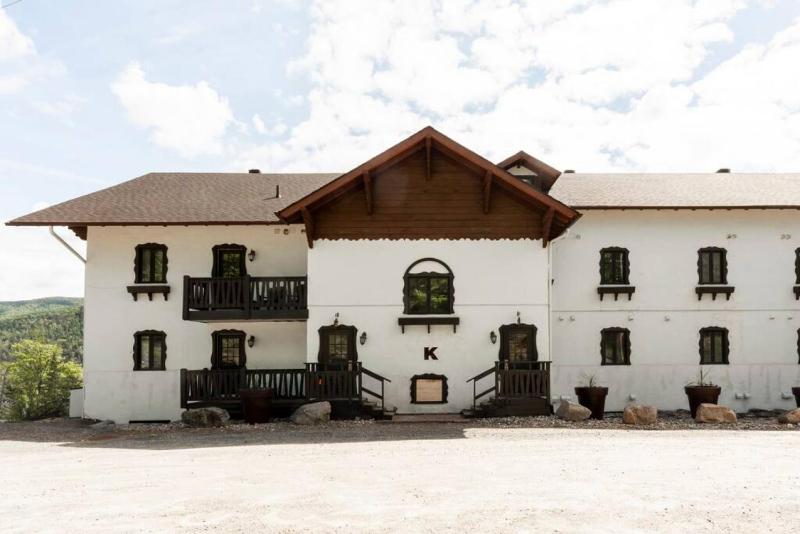 InstantSuites- The Mountain Lake house - image 10
