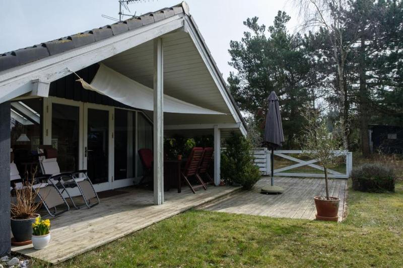Well-Maintained Holiday Home On Private Natural Plot Just 200 Meters From Boeslum Beach - image 1