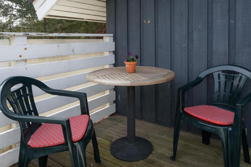 Well-Maintained Holiday Home On Private Natural Plot Just 200 Meters From Boeslum Beach - image 3