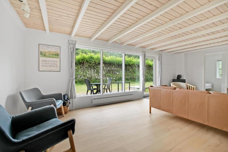 Beautiful Home In Ebeltoft With 5 Bedrooms And Wifi - image 14