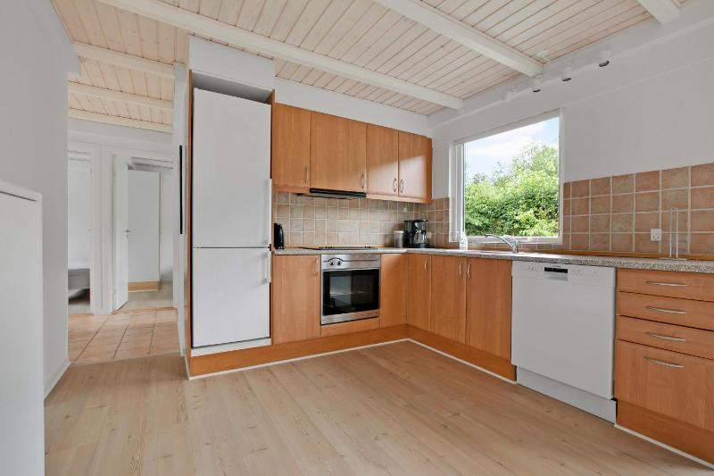 Beautiful Home In Ebeltoft With 5 Bedrooms And Wifi - image 16