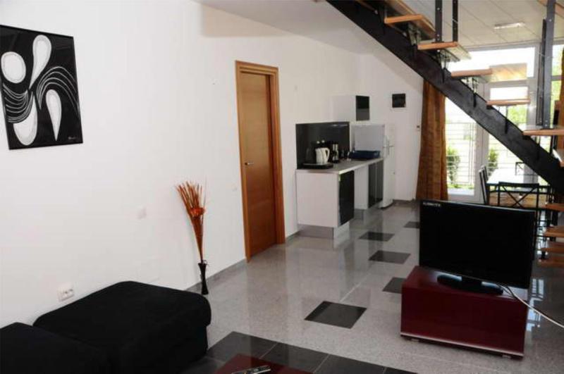 Vila Cube - image 14