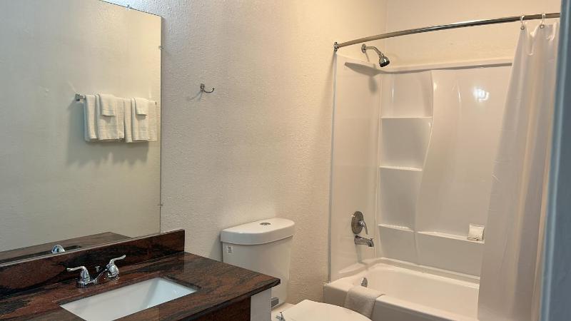 Weekly Inn - image 11