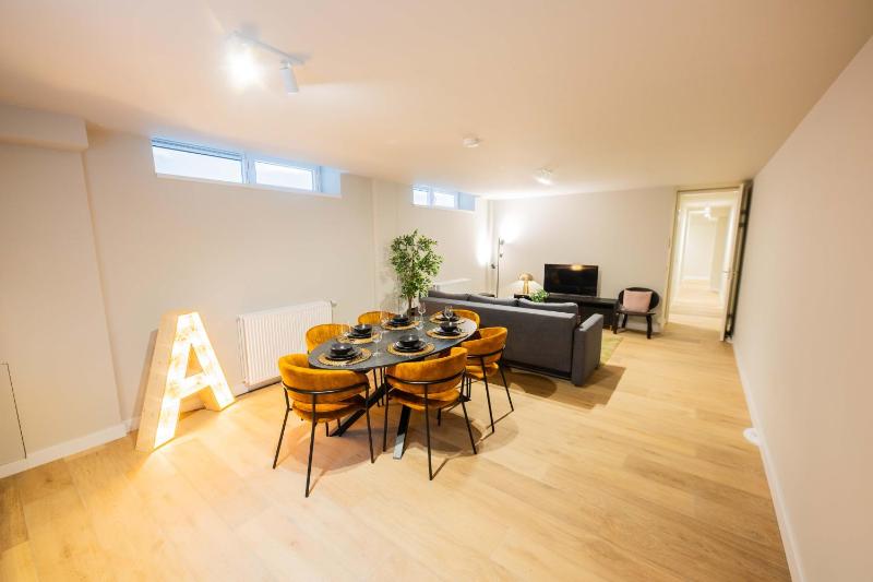 Alphabet Apartments - Westersingel 320 - image 1