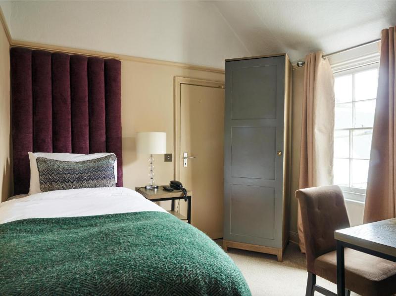 Single Room image 4