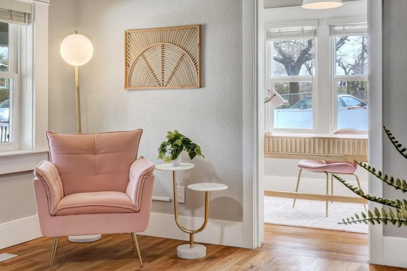Institute Aura! Family Home w Quiet Workspace - image 32