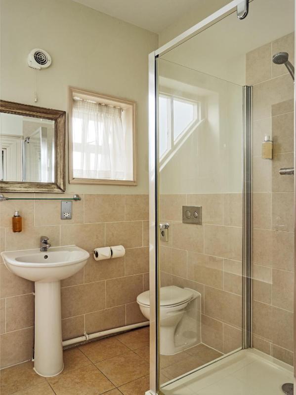 Twin Room image 1