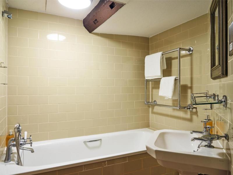 Single Room image 3