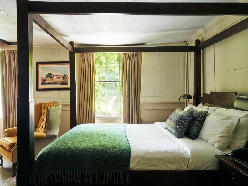 Double Room with Four Poster Bed image 3