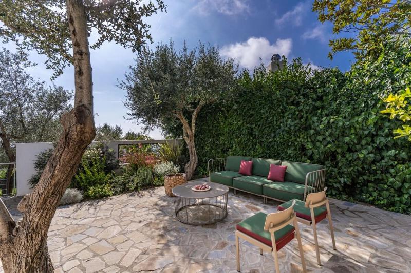 Villa Chez Piè Panoramic Views Pool and Guest Services - image 11